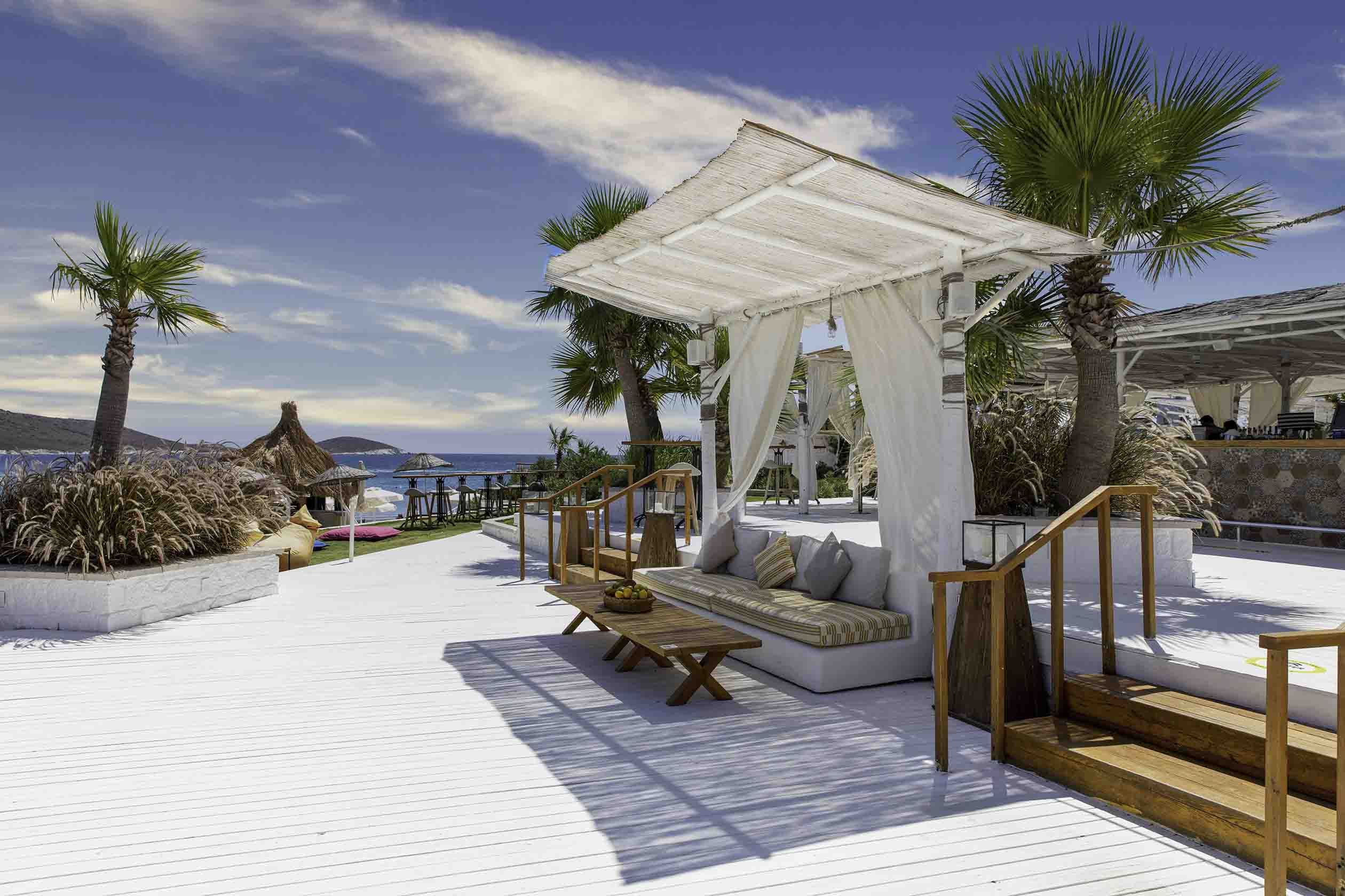 Seya Beach Club