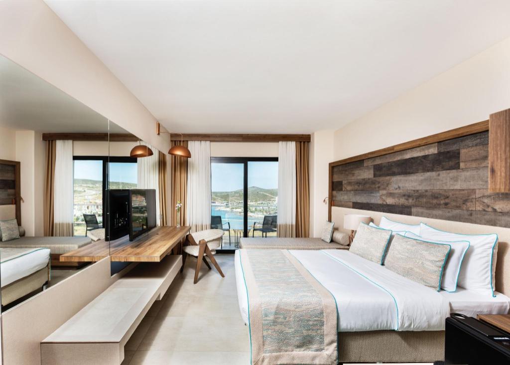 Superior Kısmi Deniz Manzaralı Oda